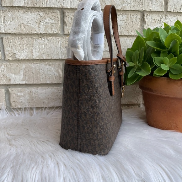 Micheal Kors mini tote - Picture 3 of 9